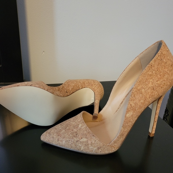 Pumps - Picture 2 of 2